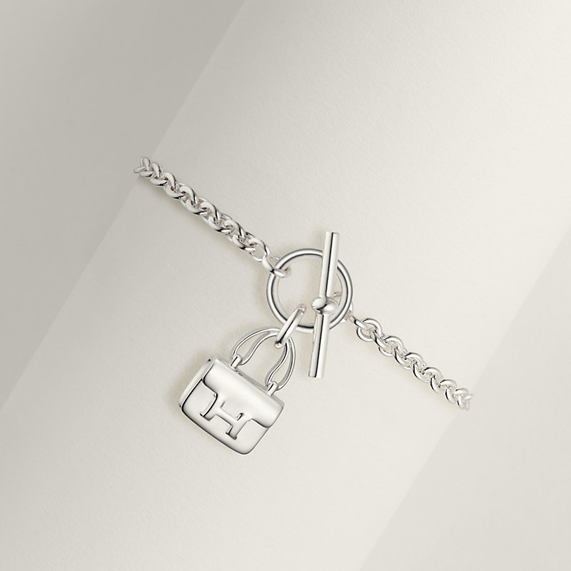 【洗練された手元美】エルメス Amulettes Constance リング Amulettes Constance ring | Hermès Finland